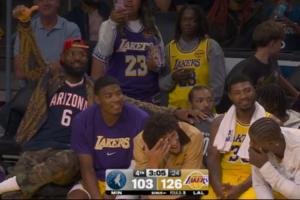 老詹笑著點贊！東契奇鐵了個罰球錯失50分 替補席隊友笑嘻了