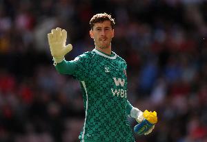 22歲黑貓門將羅夫斯本賽季33次撲救是英超最多，撲救成功率列第2