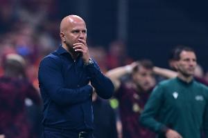 對手球迷嘲諷斯洛特將下課，記者：他面臨執教利物浦以來最大考驗