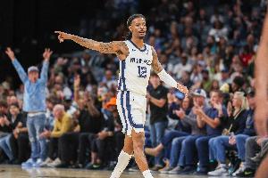 略顯沉寂！莫蘭特上半場7投3中拿到8分4助攻 正負值+9