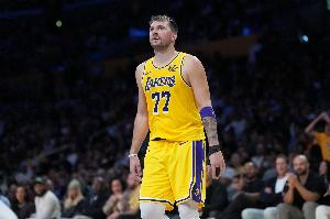 手感依舊火熱！東契奇半場12中7輕松砍下19分5板2助！