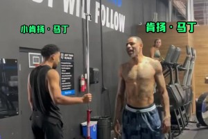 這身體狀態什么水平？47歲的前NBA狀元肯揚馬丁站立摸高~