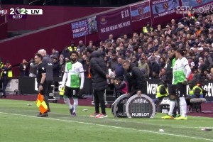 斯洛特怎么辦？當年薩拉赫不滿替補，即將上場時和渣叔發生爭吵