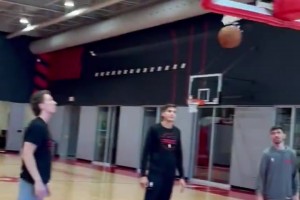 電風扇已經開始進行投籃訓練了，看來離復出不遠了！