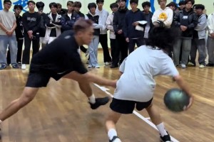 天秀！初中生小女孩和野球手程鑫凱單挑 秀出招牌轉體拉桿大風車