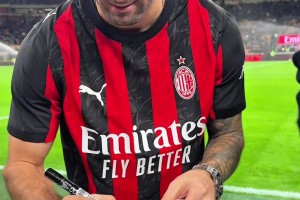 AC米蘭官方：吳彥祖，歡迎來到圣西羅