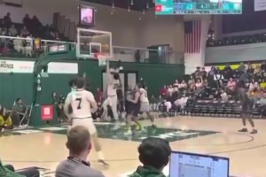 這對抗+腳步！王俊杰左手挑籃&連續滯空上籃生涯新高23分